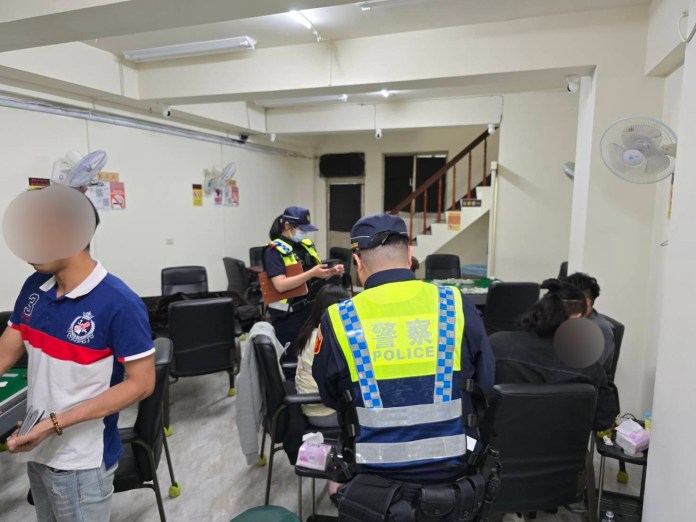 龜山警執行雷霆除暴專案 臨檢攔查展現執法決心 63 S 381526020