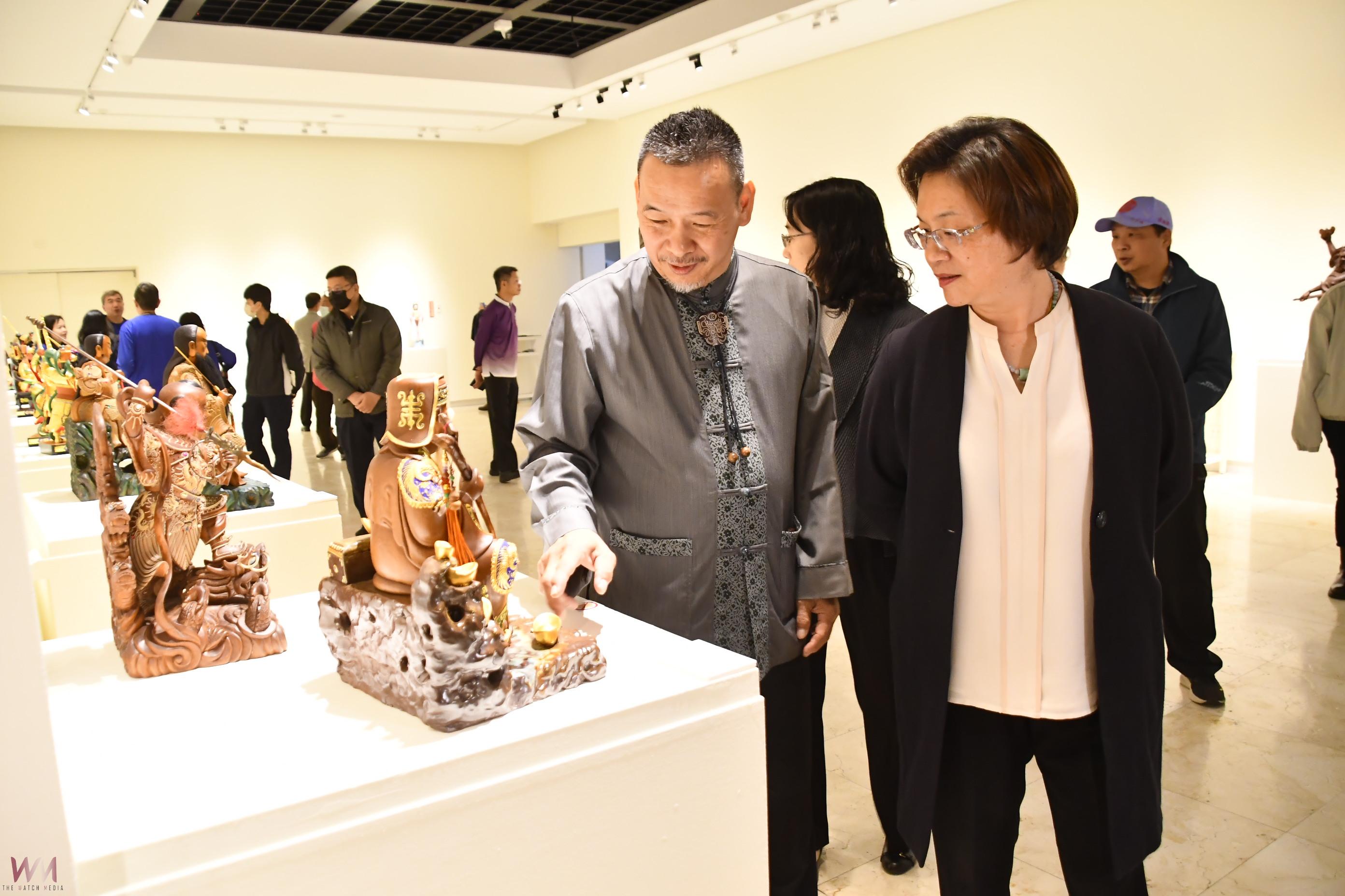 (有影片)/工藝達人柯錦中 60大壽辦展秀創意 創作從傳統神像到紙帽 - https://www.watchmedia01.com
