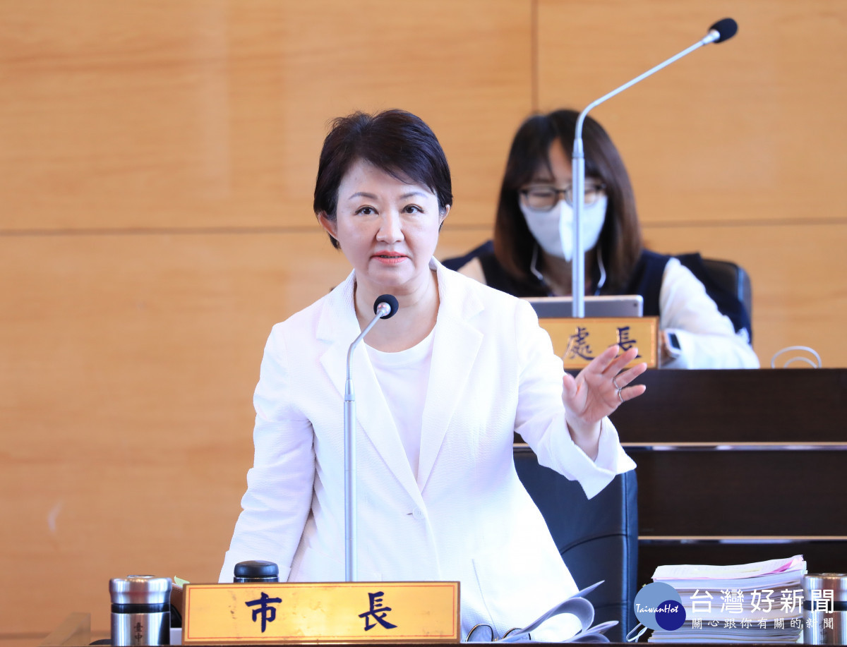 市長盧秀燕表示，發行公債主要用於改善財政結構、降低利息支出。