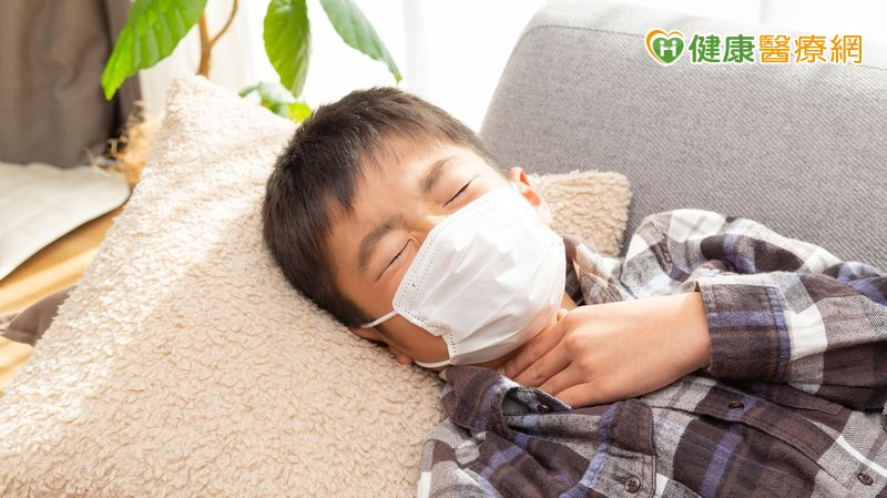 11歲童高燒持續未退 確診主因竟是「會走路的肺炎」