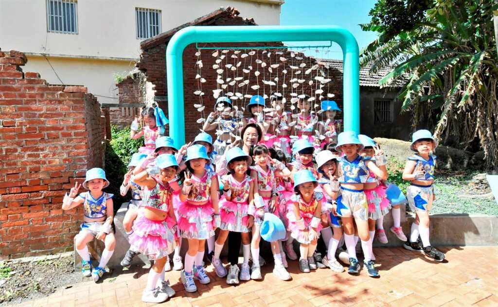 ▲為活化漁村閒置空間、推廣在地人文特色，彰化縣政府推動「芳苑鄉漁村聚落海牛人文景觀再造計畫」，共改善6處閒置空間並整合成7大景點，邀請民眾來芳苑走走，感受漁村文化魅力。（彰化縣政府提供）