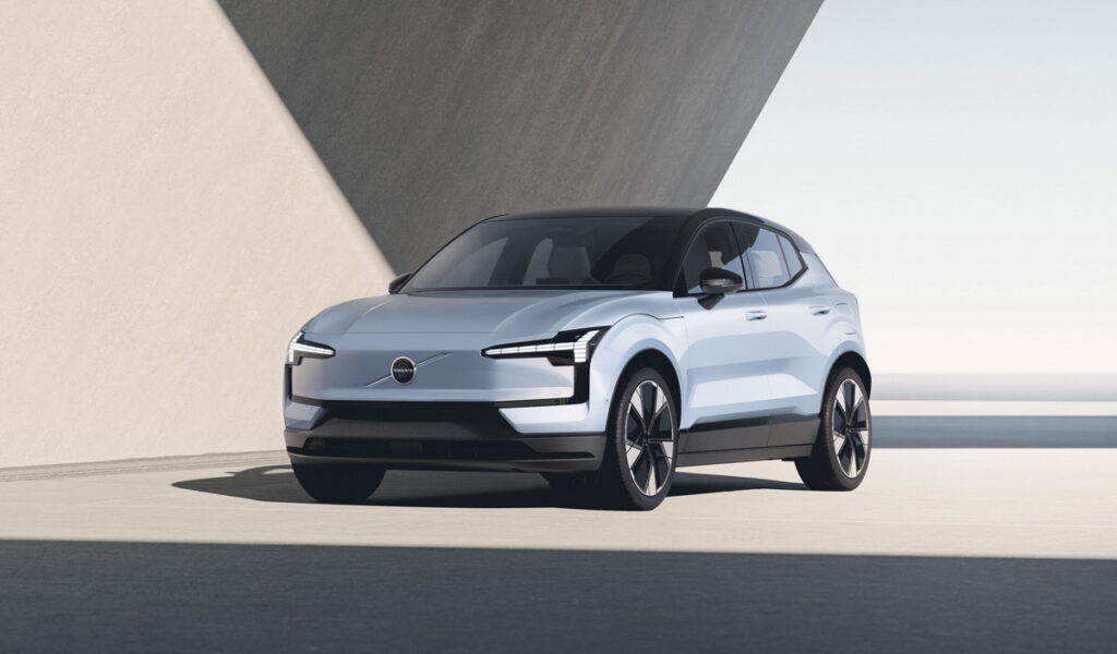 The All New EX30 是目前 VOLVO 旗下碳足跡最低的純電車款,總碳足跡僅為 23 噸。