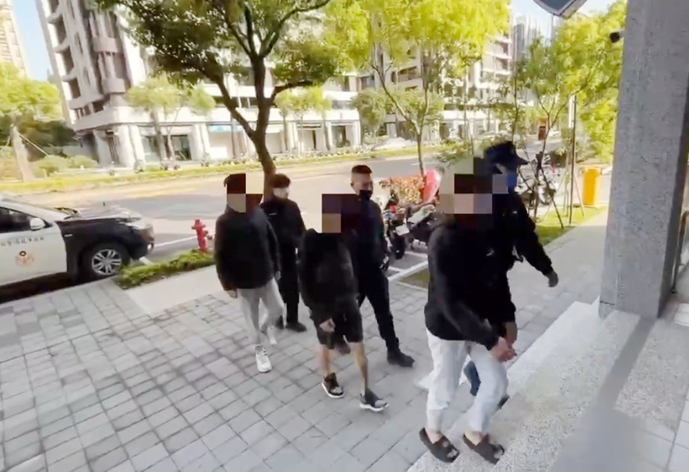女友遭嗆相約談判 血濺釣蝦場蘆洲警2小時內逮人 239 248250414a01