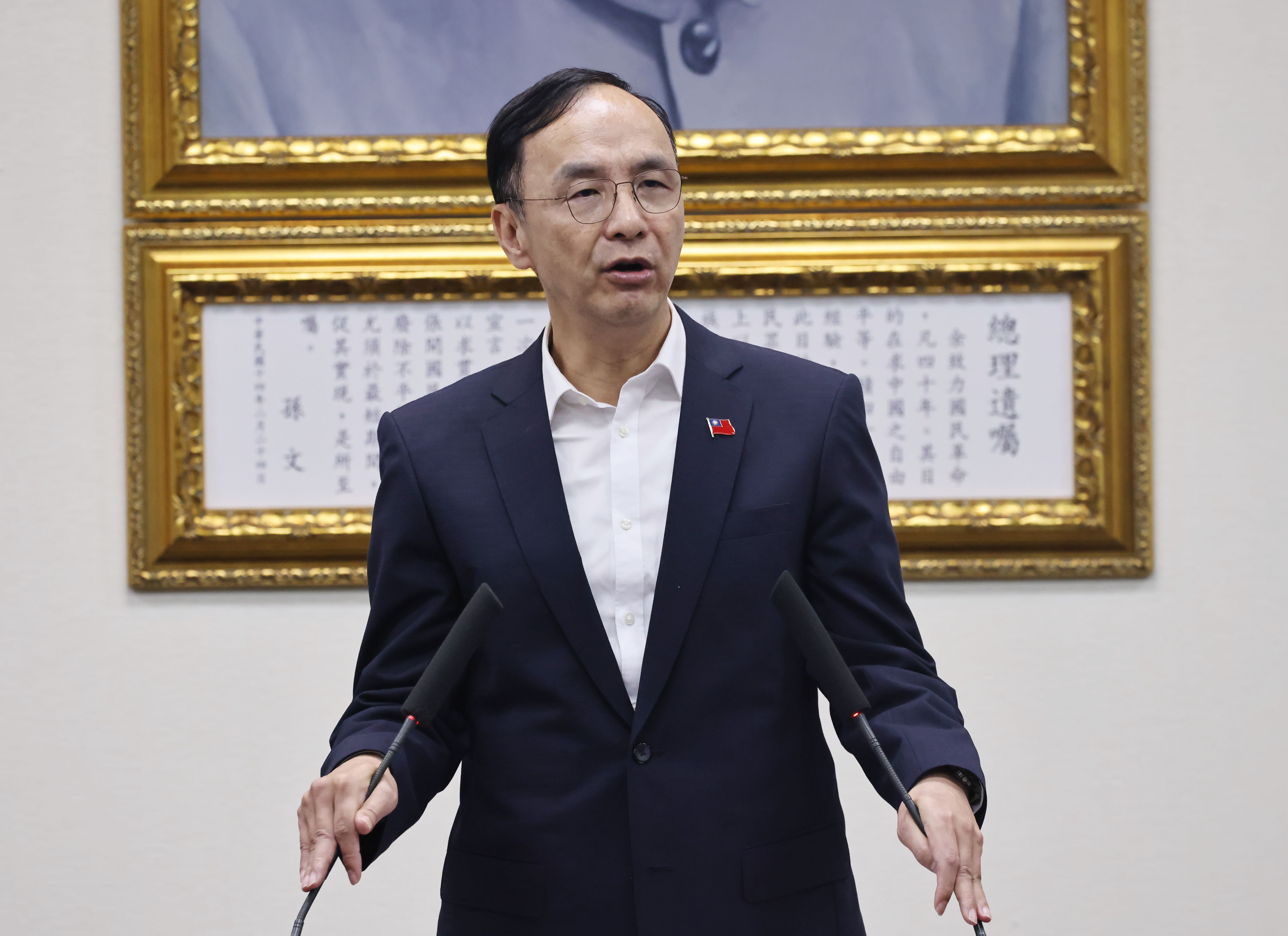 廣董事長趙少康15日喊話國民黨主席朱立倫，應率藍營幹部跟民代到法務部前靜坐抗議，才能引起注意。資料照片／林啟弘攝