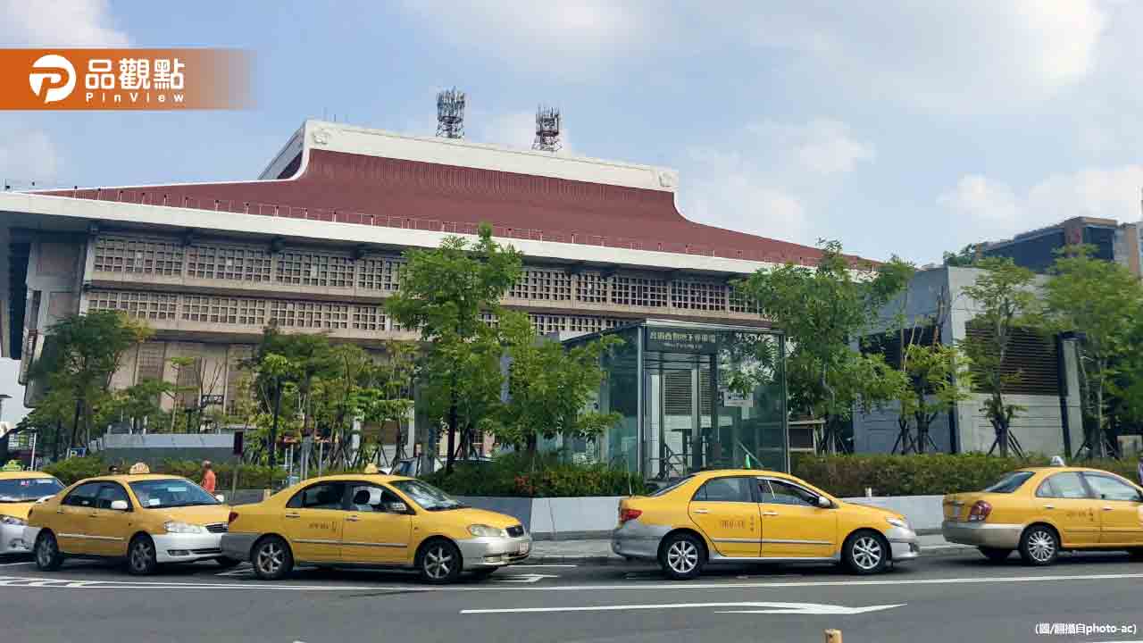 日女揭台灣計程車亂象!司機愛問私事、車況差引眾怒