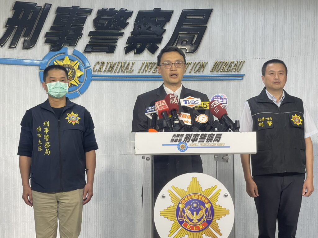 詐騙變現新手法  百萬公仔牆成黑金藏寶庫  詐騙產業鏈  融資公司淪幫兇  二次詐貸剝皮被害人