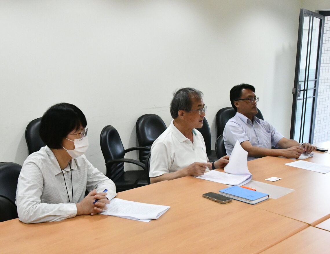 正修科技大學「環境毒物與新興污染物研究中心」在新興污染物檢測領域表現卓越,吸引《天下雜誌》南下專訪。天下雜誌整合傳播部業務經理劉麗蓉帶領團隊親赴高雄採訪。
