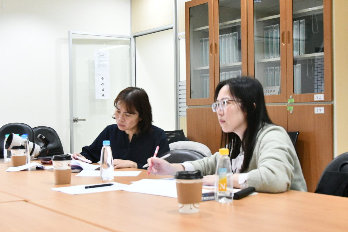 正修科技大學「環境毒物與新興污染物研究中心」在新興污染物檢測領域表現卓越,吸引《天下雜誌》南下專訪。天下雜誌整合傳播部業務經理劉麗蓉帶領團隊親赴高雄採訪。