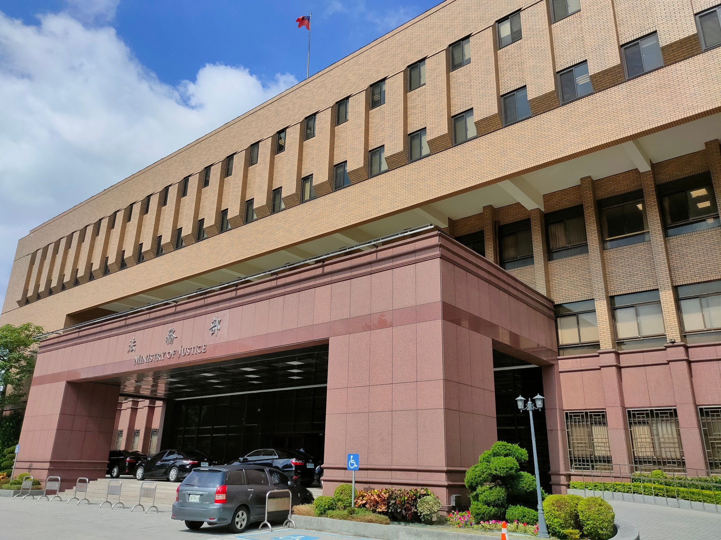 新一屆的法務部檢察官人事審議委員會委員6月1日就任。吳政峰攝