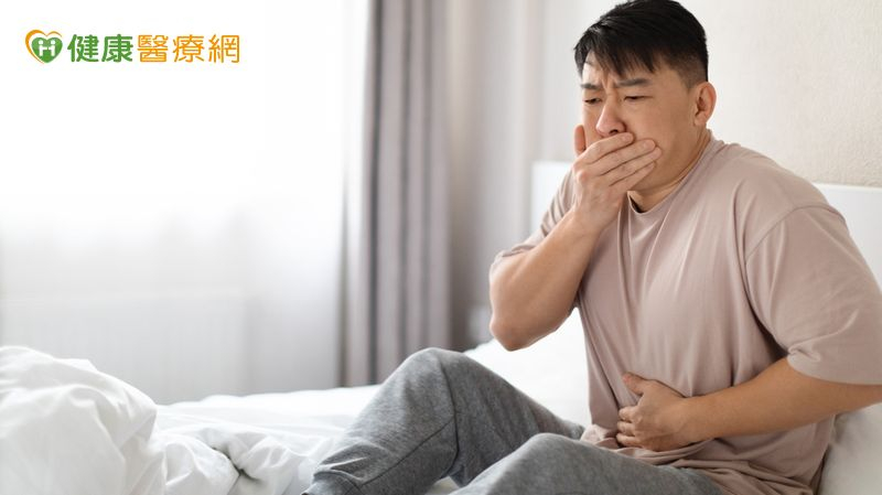 35歲男腹痛、腹瀉一年　「吞膠囊」揪出克隆氏症