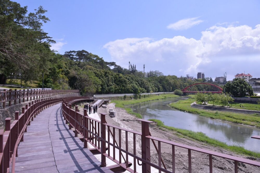 打通美崙溪岸、尚志路自行車路網 徐榛蔚親勘串聯帶動花蓮經濟 208 打通美崙溪岸、尚志路自行車路網 徐榛蔚親勘串聯帶動花蓮經濟 207