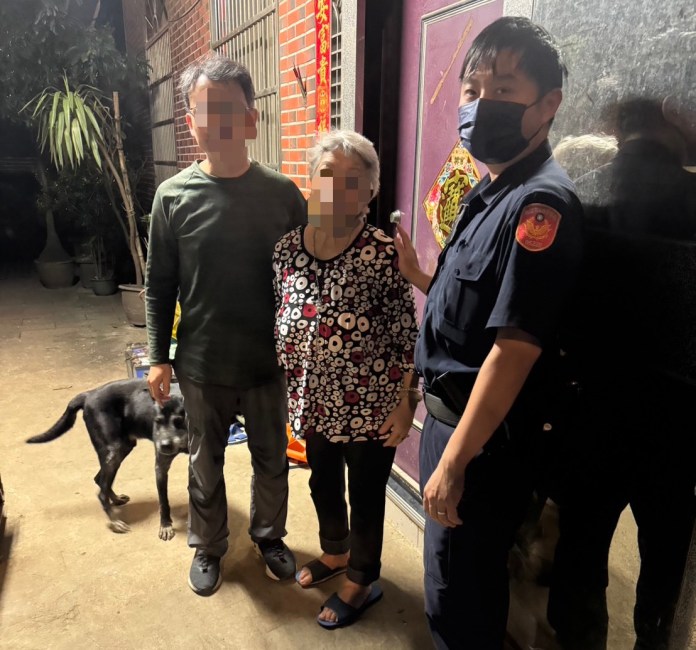 失智婦迷路喊「我要找媽媽」 楊梅警助平安返家 57 S 74203452 0