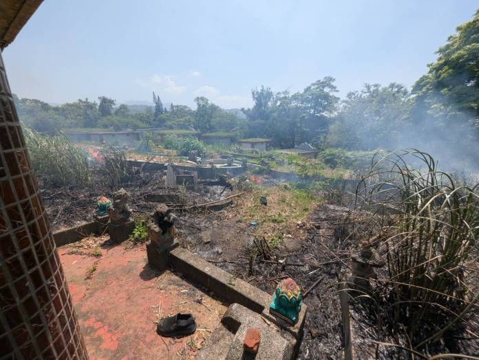 大溪墓地火警!7旬翁滅火摔倒燒燙傷 失去呼吸心跳送醫搶救 59 S 15024510 0
