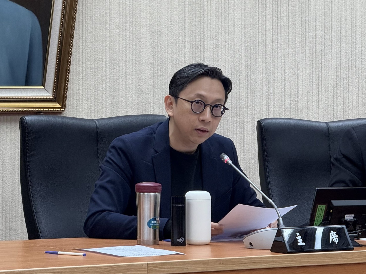 立法院教育及文化委員會召委葛如鈞表示,台灣正站在AI巨變的風口浪尖,今天與會者都是「產業造山者」。(圖/葛如鈞國會辦公室)