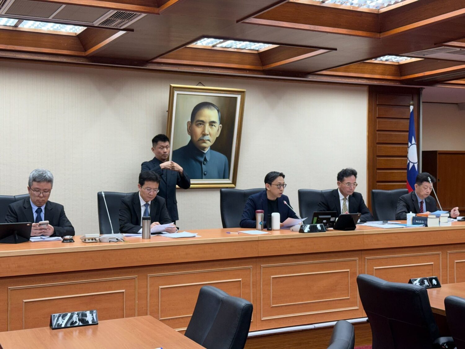 立法院教育及文化委員會與交通委員會16日聯席召開首場《人工智慧基本法》公聽會。(圖/葛如鈞國會辦公室)