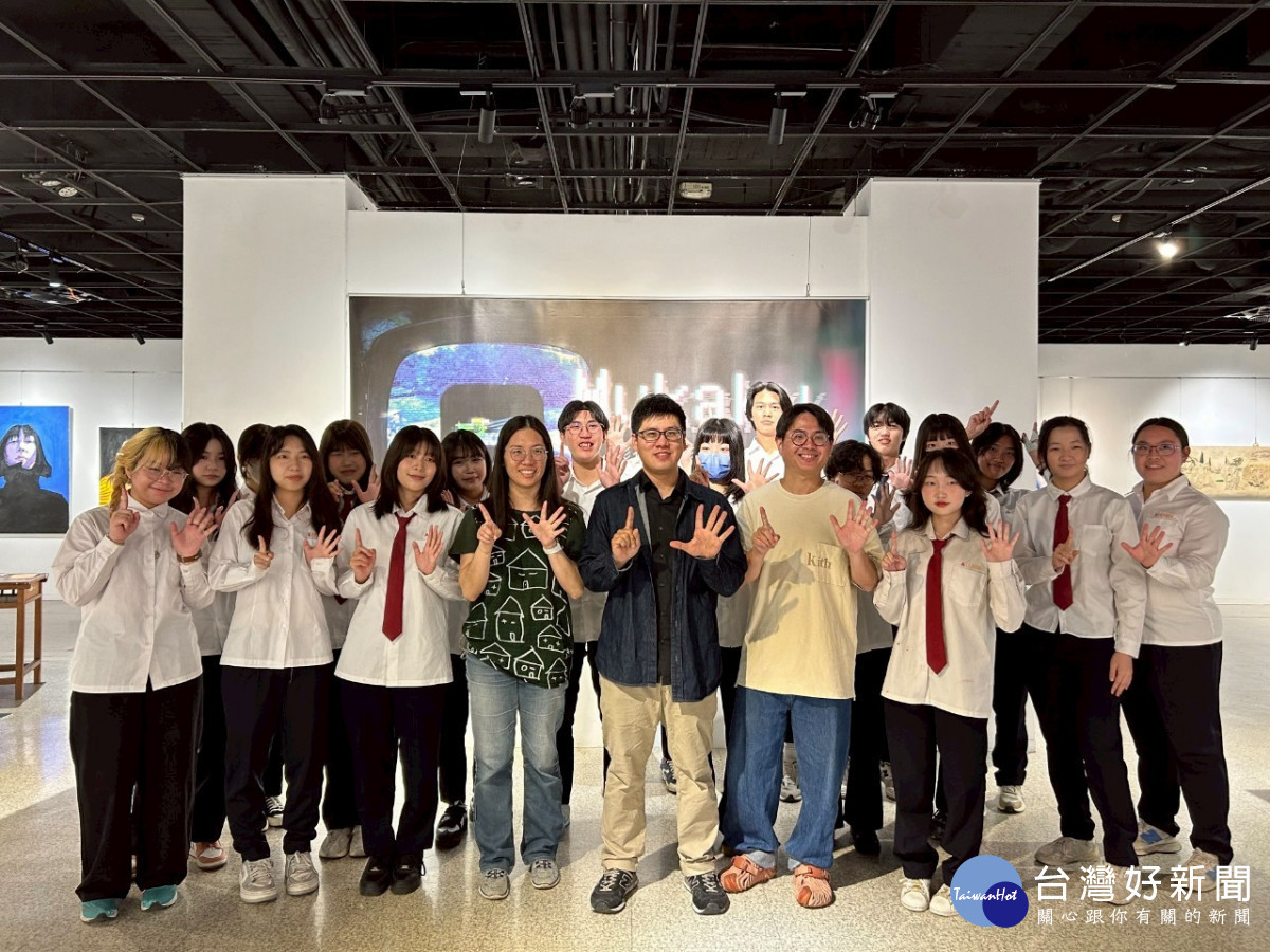 彰化藝術高中師生聯展「Mukaku」，以探索夢的核心瀏覽創作世界。圖／記者鄧富珍攝