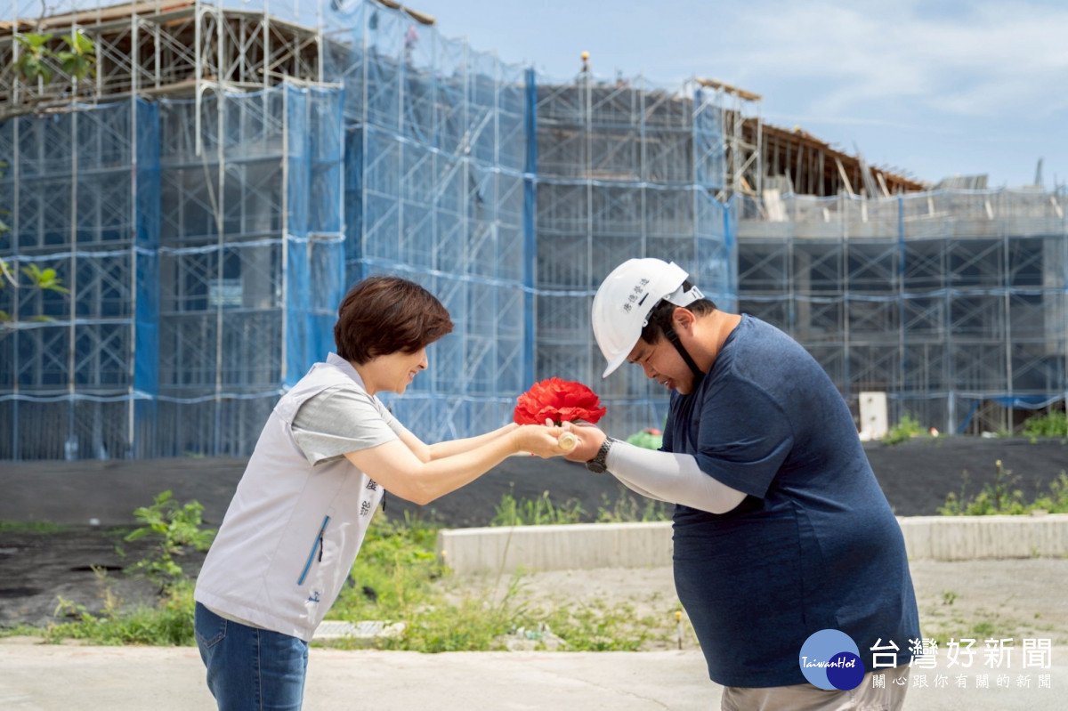 臺東全民運動館及青少年福利中心上梁　饒慶鈴期許打造全齡共融健康場域
