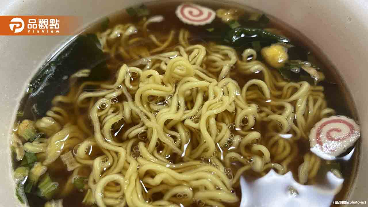 泡麵2種顏色調味粉「最毒」！專家：乾燥菜包絕對不該吃