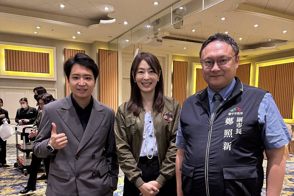 名嘴不滿賈永婕合體盧秀燕 羅廷瑋:建設要團結勿抹黑 238 名嘴不滿賈永婕合體盧秀燕 羅廷瑋:建設要團結勿抹黑 237