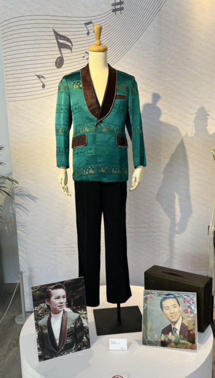 桃園《經典台語流行音樂特展》中原文創園區展至4/27止 珍貴展品齊亮相 80 文夏 日本演出秀服 0