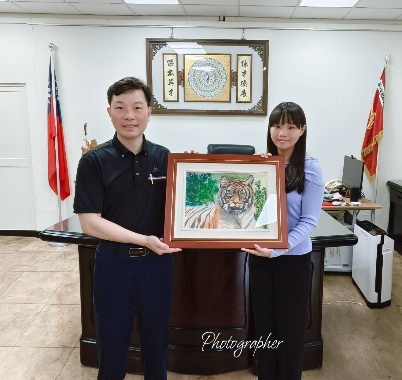 女學生繪虎贈警表感謝 肯定警方鍥而不捨查明酒駕案真相 - https://www.watchmedia01.com