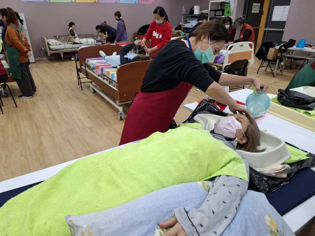 照顧服務員實作課程-清潔與舒適協助技巧