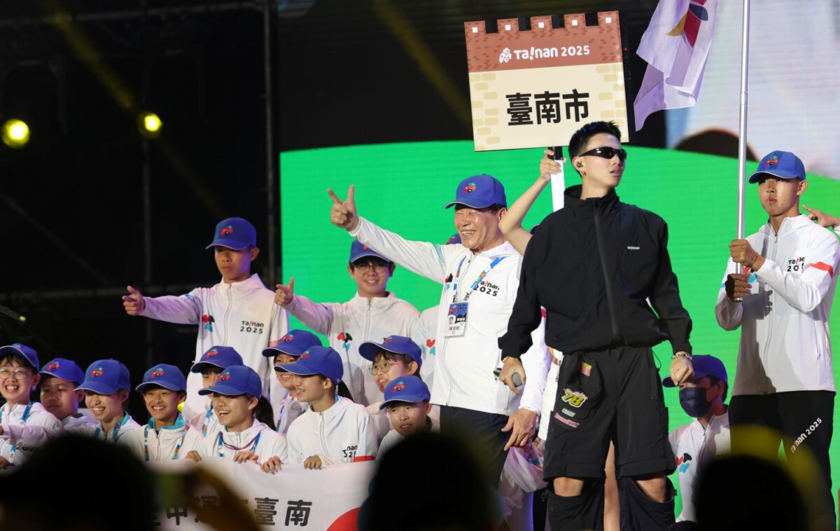 ▲台南市體育局長陳良乾率台南市選手，期許獎留台南。（圖／台南市政府提供）