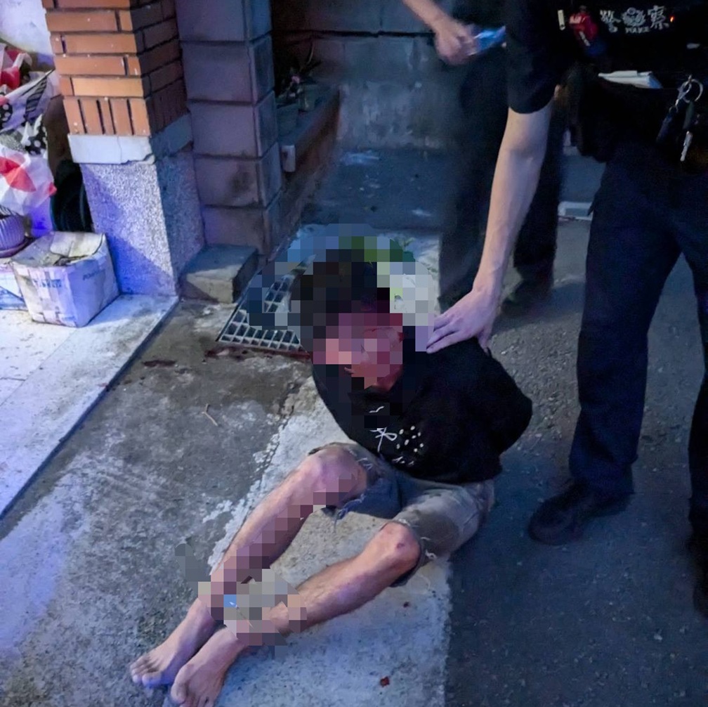 ▲圖說:阮姓逃逸移工攻擊員警後,躍上轎車頂跳進鄰近社區,最終遭支援警力壓制逮捕 (圖/台中市政府 提供)