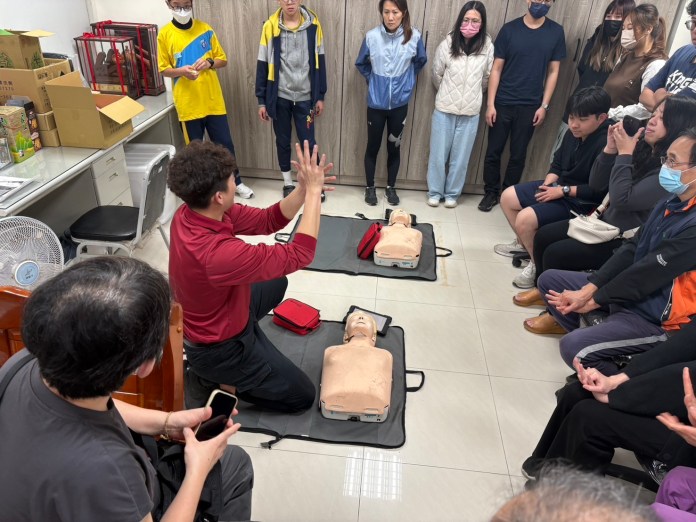 邁向「全民會急救」目標!青埔消防分隊開設學習站 強化民眾CPR、AED知識 59 S 50143279 0