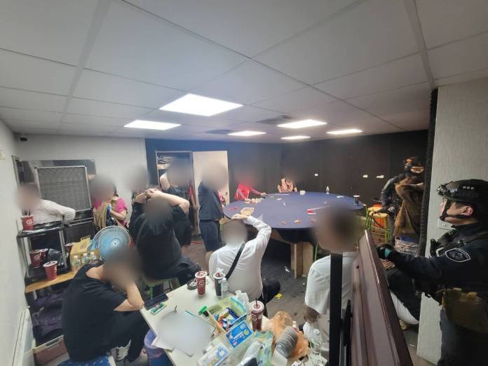 推筒子賭場暗藏深巷!八德警雷霆除暴攻堅逮41人 56 776636
