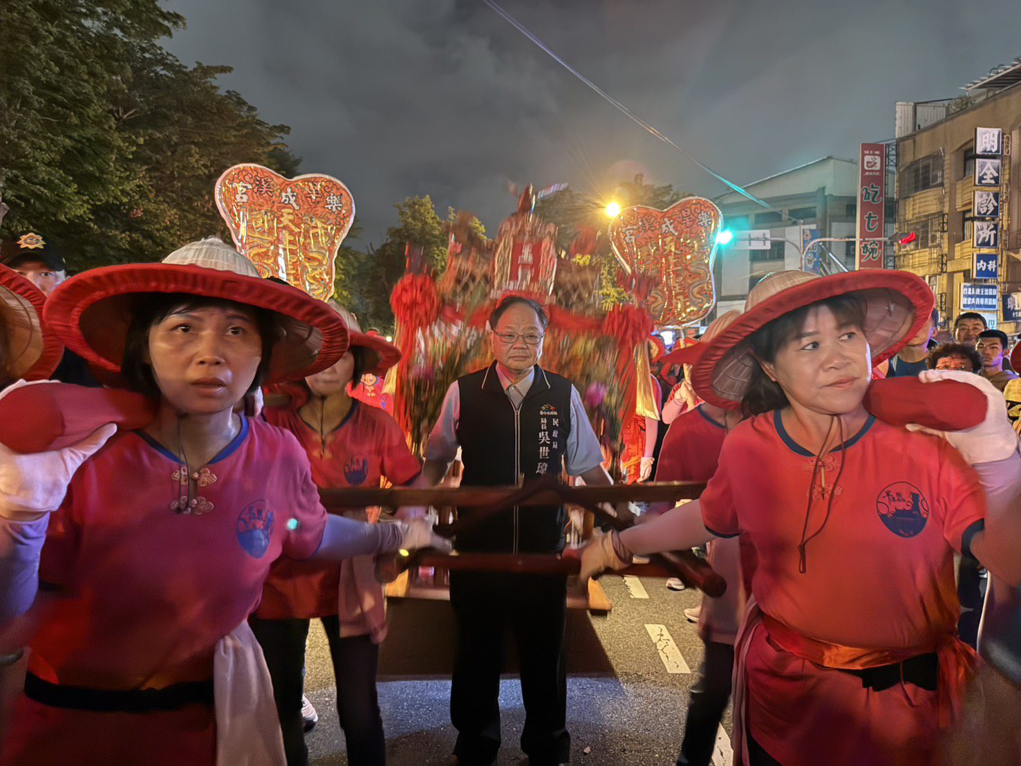旱溪媽祖十八庄遶境圓滿落幕　吳世瑋扶轎迎媽祖回鑾樂成宮