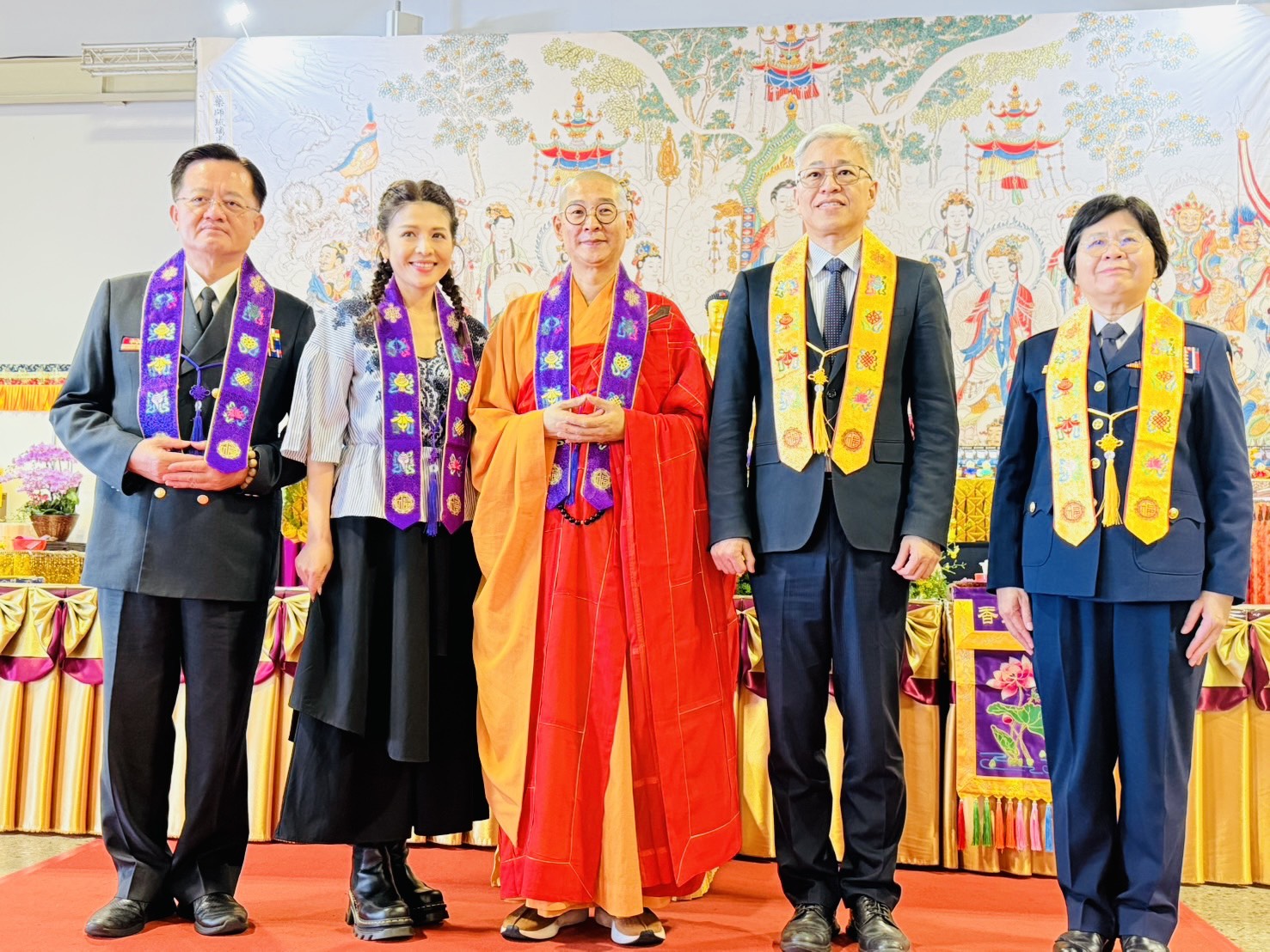 【有影】2025國際佛誕文化節辦警消移民署人員祈福法會　藝人林葉亭淚謝佛法與警消 243