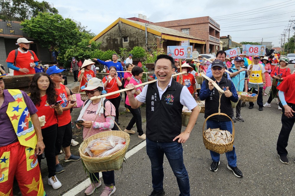 石滬媽祖文化節熱鬧登場 蘇俊賓親挑福擔踩街超吸睛 226 石滬媽祖文化節熱鬧登場 蘇俊賓親挑福擔踩街超吸睛 225