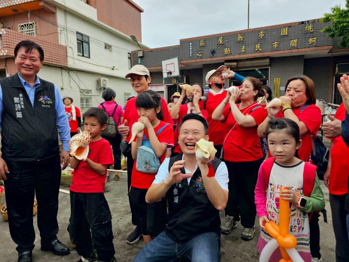 蘇俊賓與民共挑福擔創意踩街 讚石滬媽祖文化節「規模不大卻精彩」 78 1321315 2