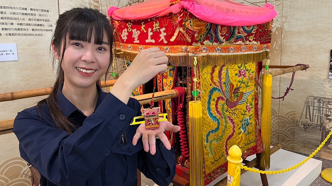 苗警守護白沙屯進香 小神轎傳遞交安意識