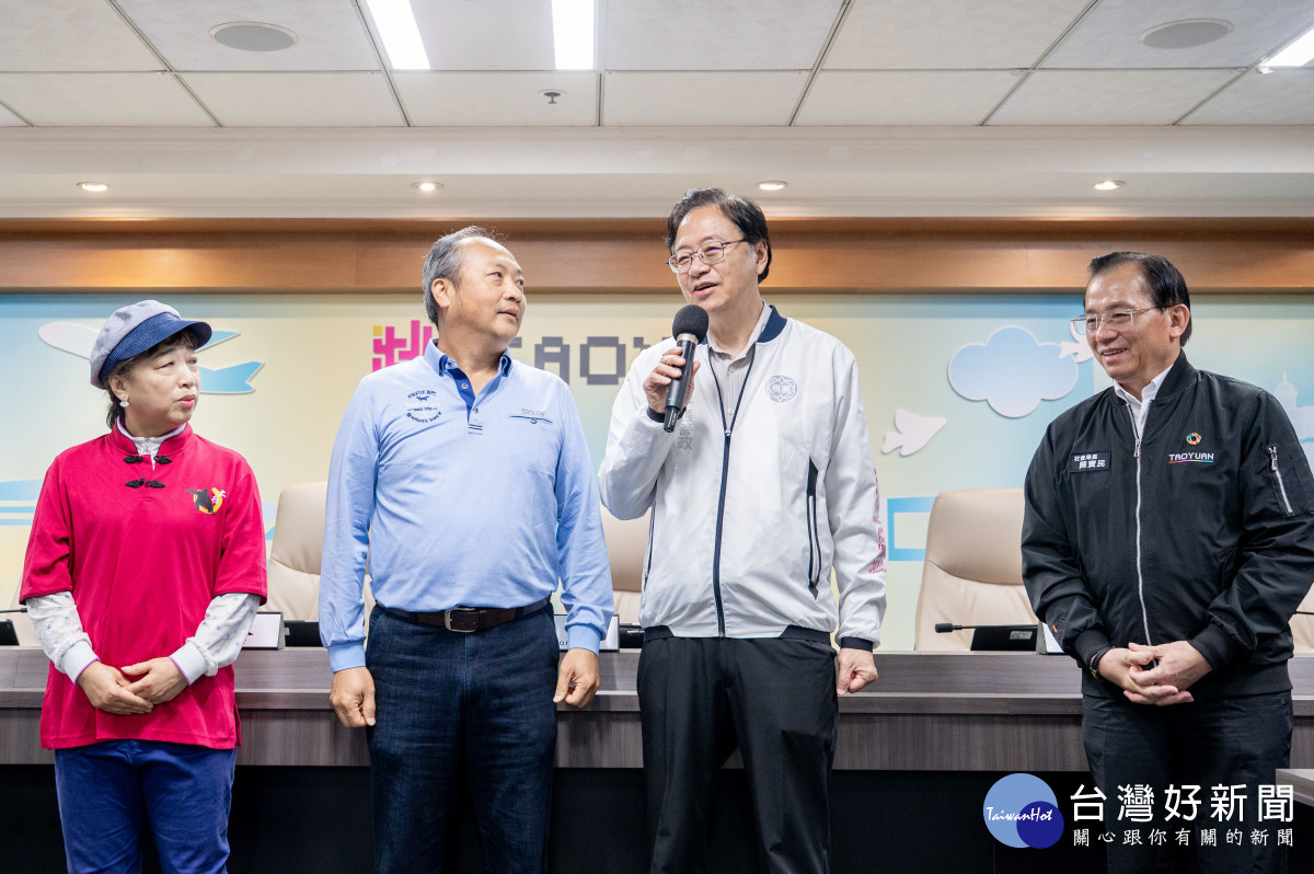 彭姓賢伉儷捐贈復康巴士　張市長感謝提升桃園市無障礙服務量能。