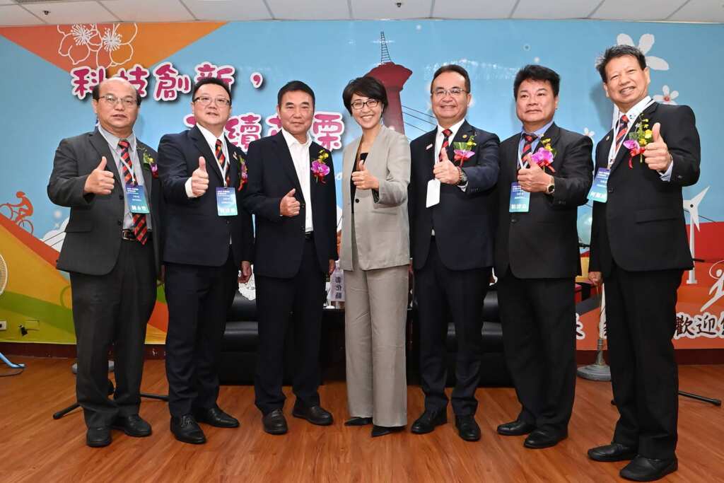 ▲南投縣長許淑華出席中部地區企業座談會，強調政府是企業最強後盾。（記者張玉泰攝）