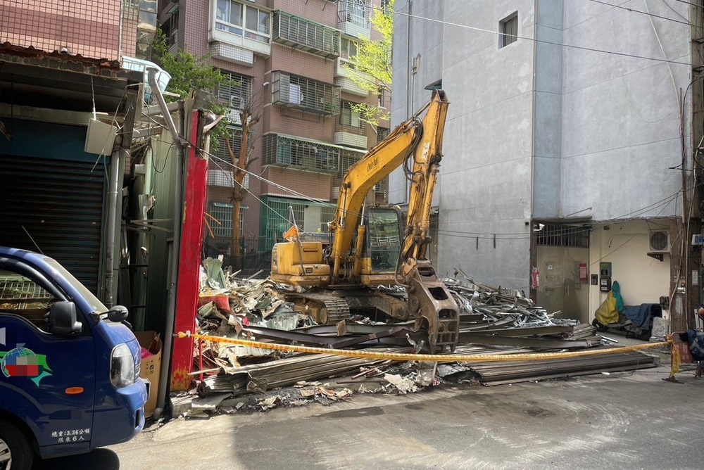 宮廟涉藏槍與毒品 警方通報市府強勢剷除鐵皮屋 233 cnews204250423a07