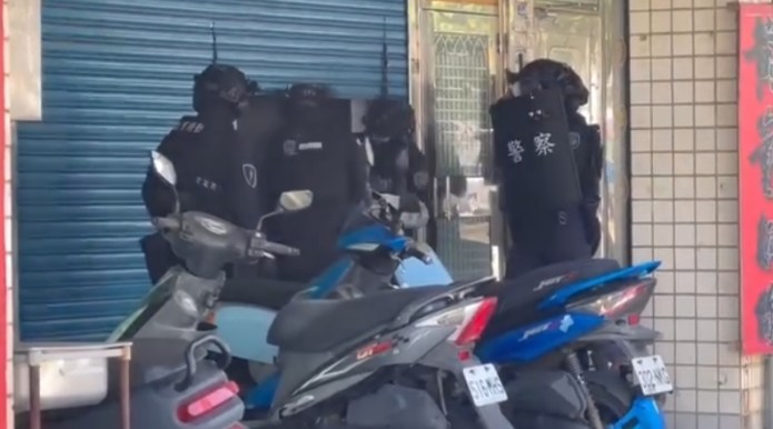 【有片】攻堅破門花3分鐘遭網狂酸 桃警無奈曝真實情況 1745380185323