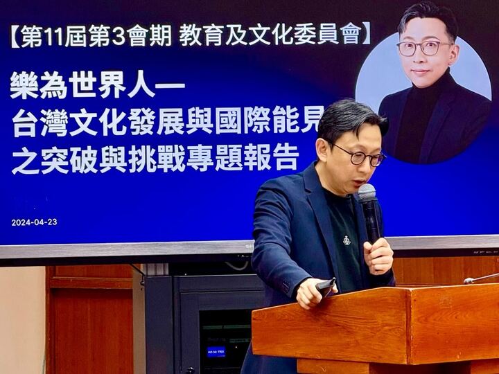葛如鈞為藝文工作者低薪爆肝的現況發聲,要求文化部應帶頭重視藝文工作者的健康權和生存權。(圖/葛如鈞國會辦公室)