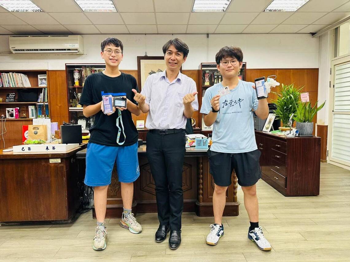 漾新聞|書包還沒放下就救人!左營高中學生自學急救成最暖「左中之光」