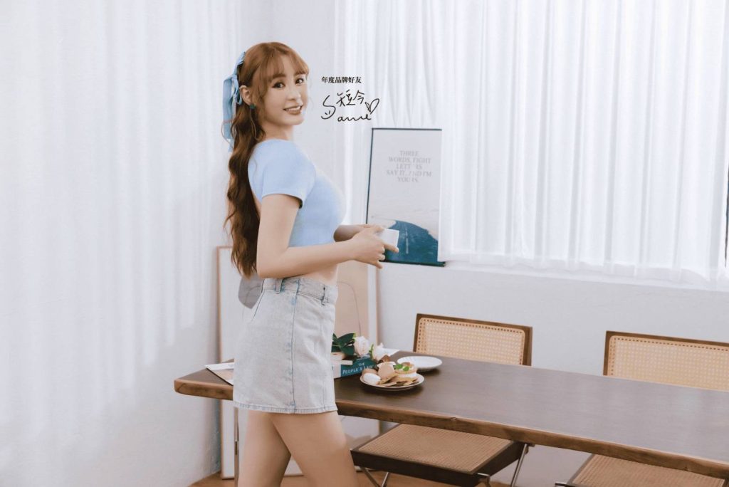 EASY SHOP 2025年度品牌好友發佈會 啦啦隊女神短今氣勢登場