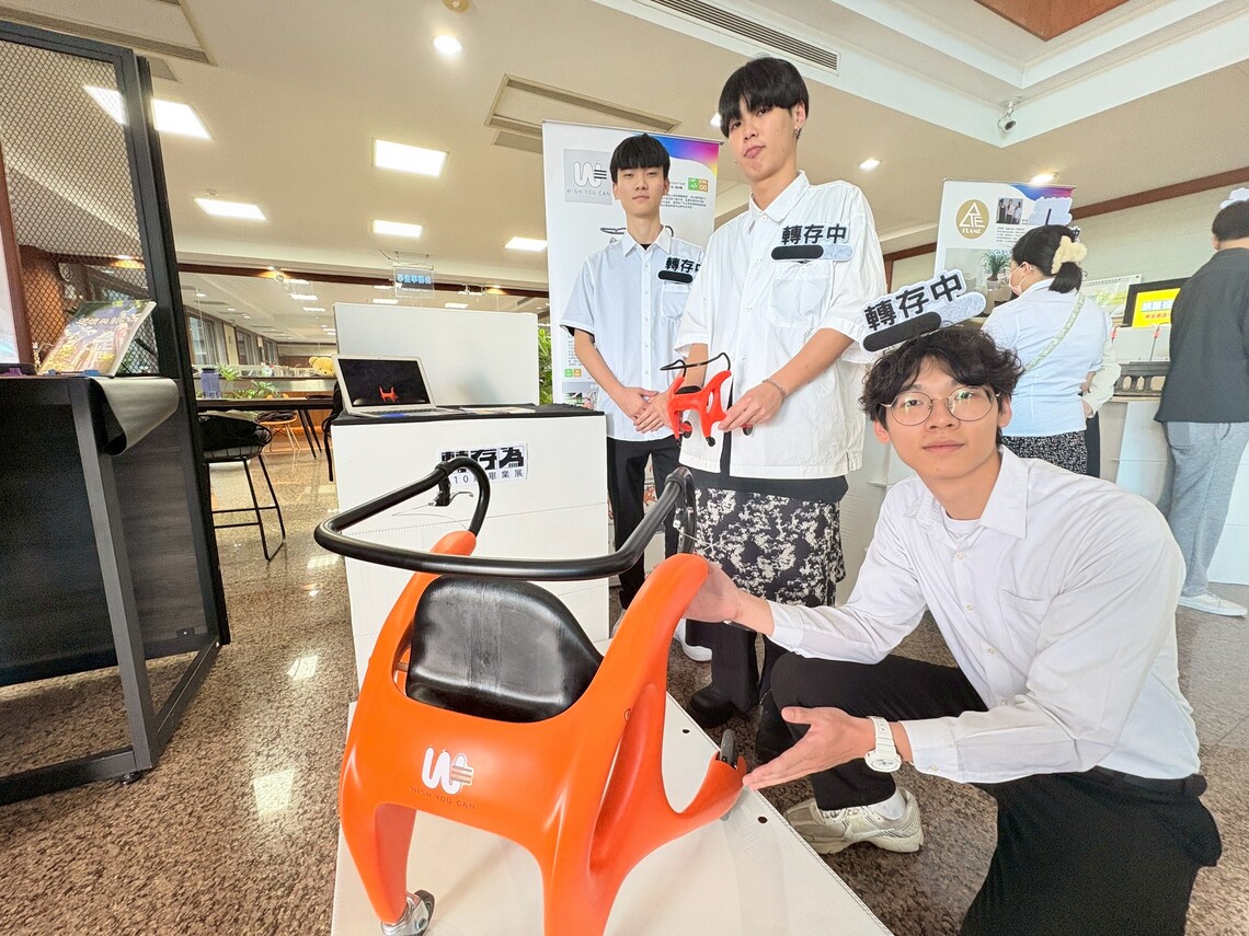 結合智慧機構設計與醫療輔具思維,協助患者進行日常復健訓練。(照片來源:義守大學提供)