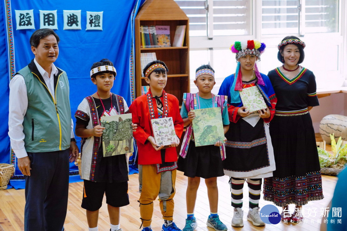 林業署南投分署及臺大實驗林共同合作，讓校園有了鄒族聚會所與閱讀小米倉。（縣府提供）