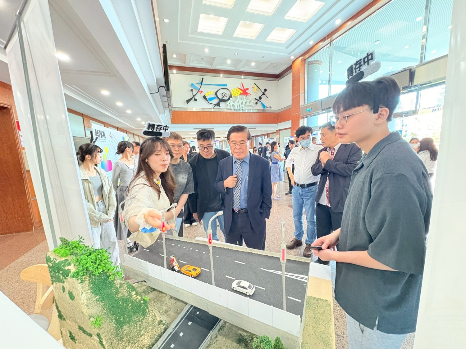 設計新勢力崛起 義守大學創設系畢業展 點燃新世代創意能量
