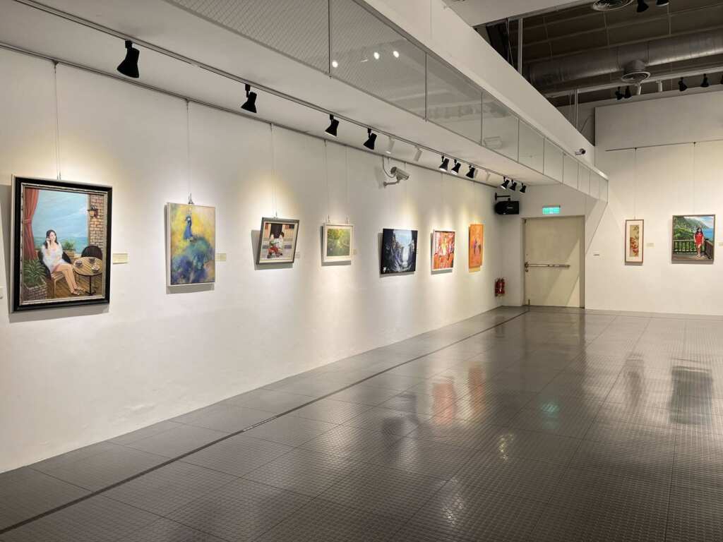 ▲「藝術生活 2025新竹縣美術協會會員聯展」即日起展出。（新竹縣政府提供）