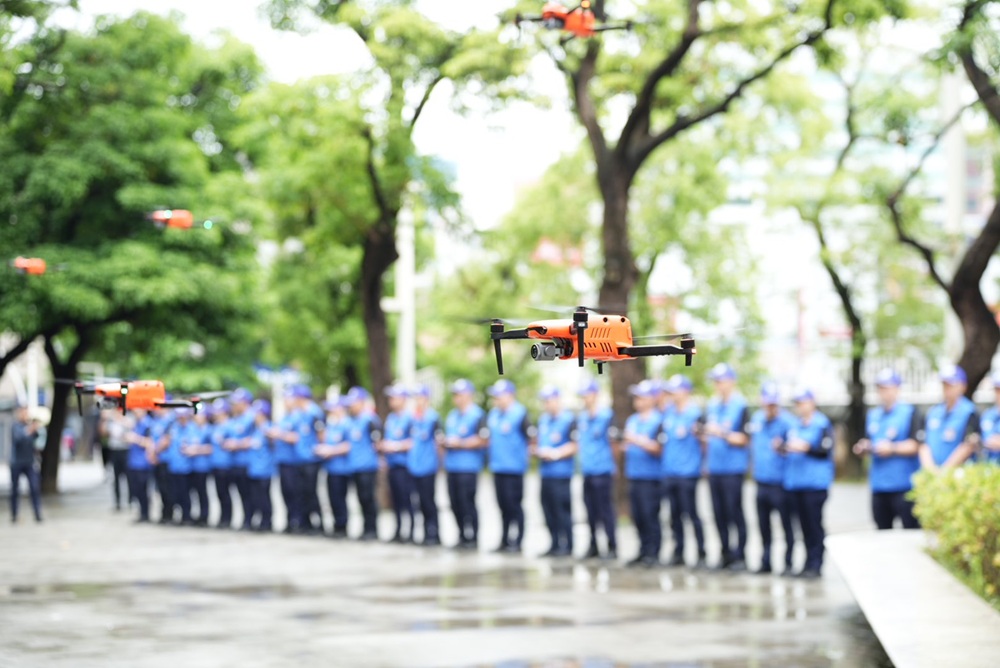警察之友會捐10組無人機 新北警無人機隊16分站啟用 223 cnews204250425a07