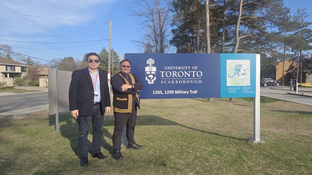 ▲拜訪多倫多大學展開原民文化教育交流對話,魯瑪夫博士(右)。(圖/中原原專班提供)