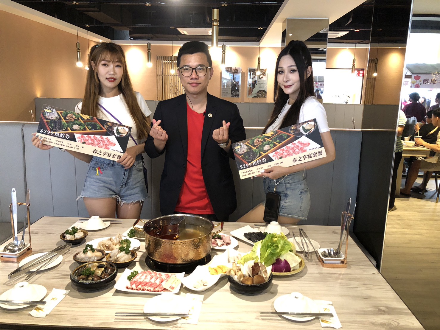 「享牛.鍋物 」 4/26揪媽咪一起作公益 銅板美食10元起呷透透 一元雞蛋、高麗菜排隊搶購