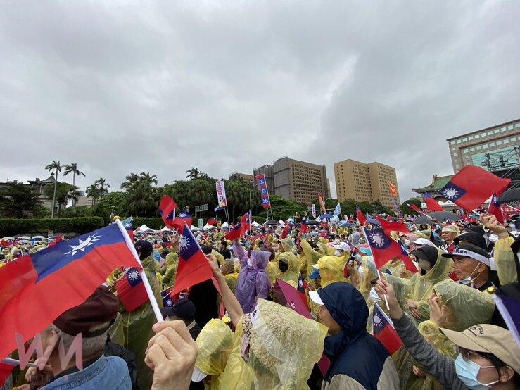 20萬人凱道齊聚抗議 藍白領袖批民進黨濫權打壓 在野怒吼「賴清德下台!」 - https://www.watchmedia01.com